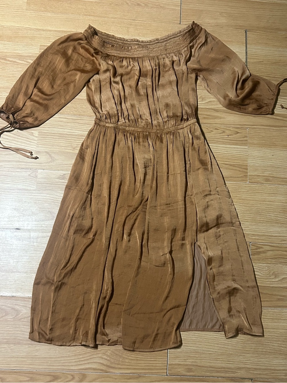 NWT ladies Med. Satiny, Boutique, boho,  off the shoulder, midi in warm caramel
